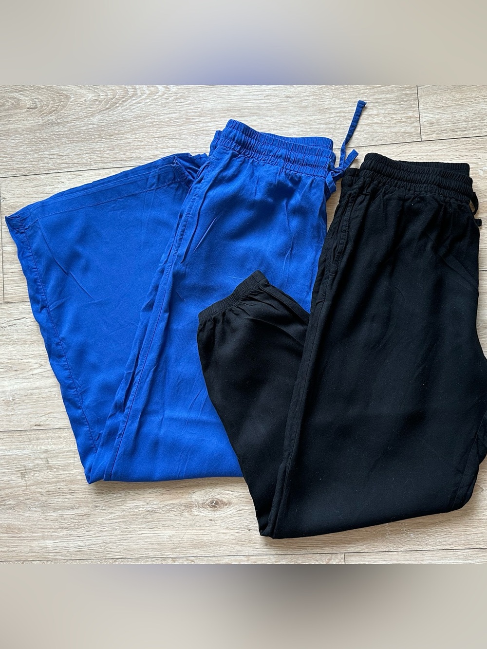 Uniqlo BUNDLE - Women's Lightweight Track Joggers in Blue and Black